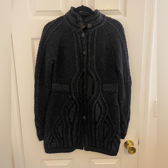 Inis Crafts 100% Irish wool cable knit long cardigan dark fairy grunge heirloom - Picture 3 of 7
